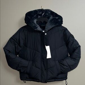Hollister Women's Black Puffer Jacket with Hood